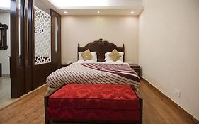 Oyo Hotel In Pitampura 3*