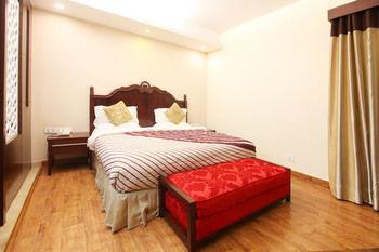 Oyo Premium Pitampura Hotel New Delhi Exterior photo
