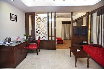 Oyo Premium Pitampura Hotel New Delhi Exterior photo