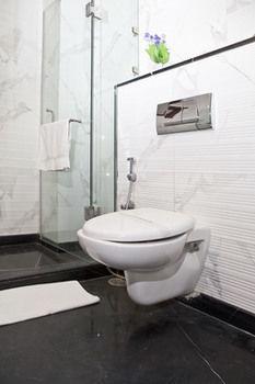 Oyo Premium Pitampura Hotel New Delhi Exterior photo