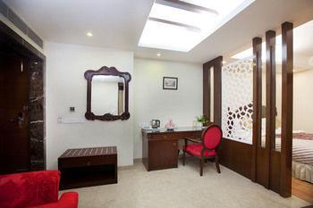 Oyo Premium Pitampura Hotel New Delhi Exterior photo