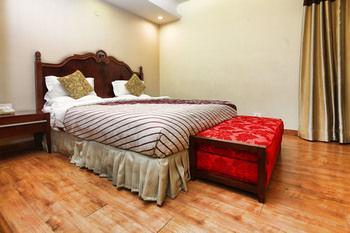 Oyo Premium Pitampura Hotel New Delhi Exterior photo
