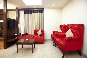 Oyo Premium Pitampura Hotel New Delhi Exterior photo